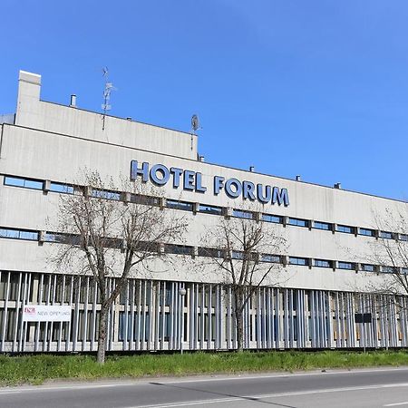 Hotel Forum SantʼIlario dʼEnza Esterno foto