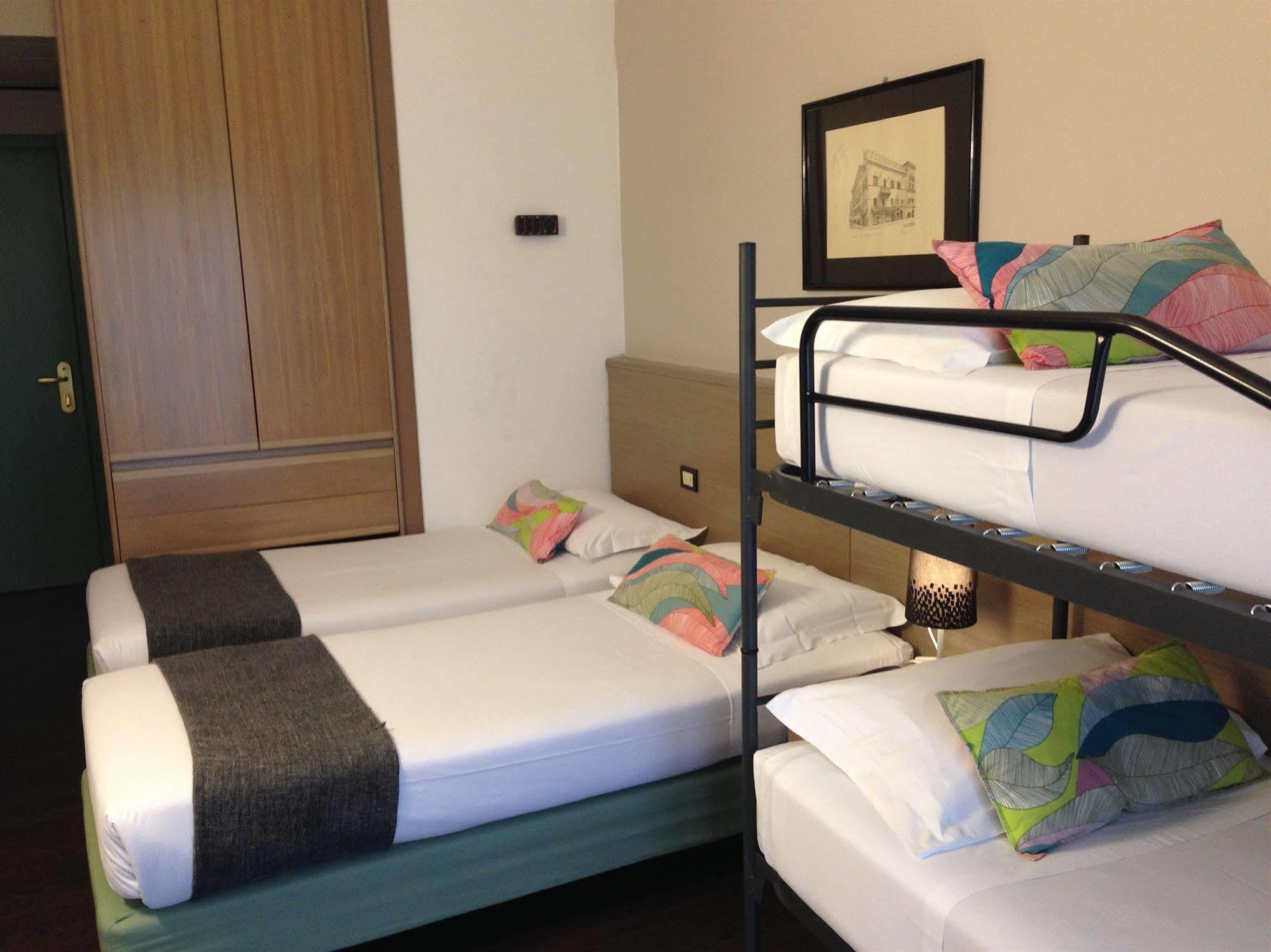 Hotel Forum SantʼIlario dʼEnza Esterno foto